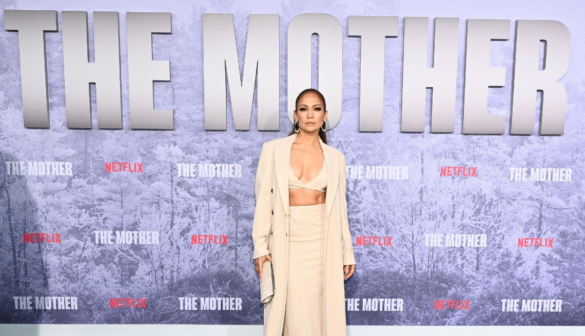  Jennifer Lopez en el estreno de "The Mother".